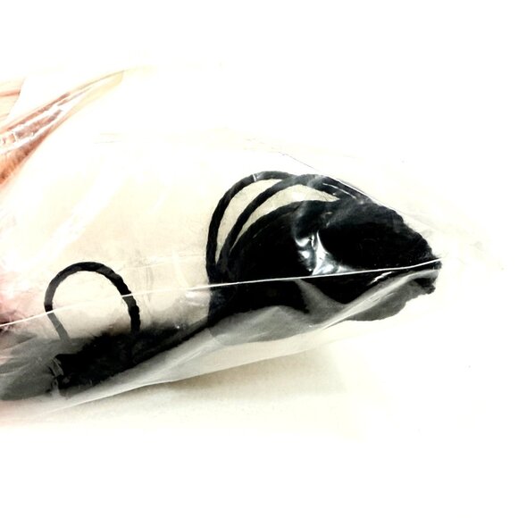 Annies Caring Crochet Kit Club Cuddle Buddies Kit for Handmade Teddy Bears - New - Picture 7 of 7